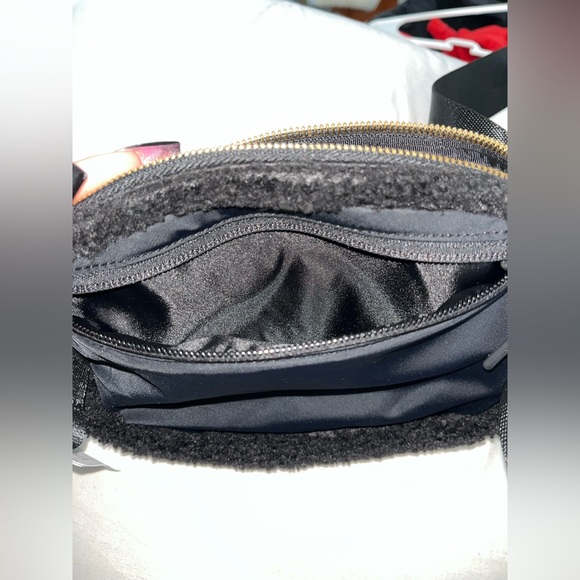 lululemon Everywhere Belt Bag - Fleece - Picture 5 of 6
